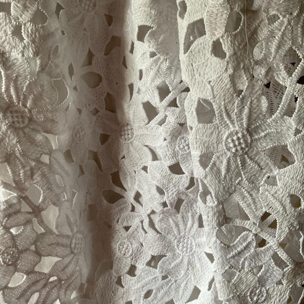 Banana Republic Classic White Blouse. Lace front. Size S. - Picture 9 of 11